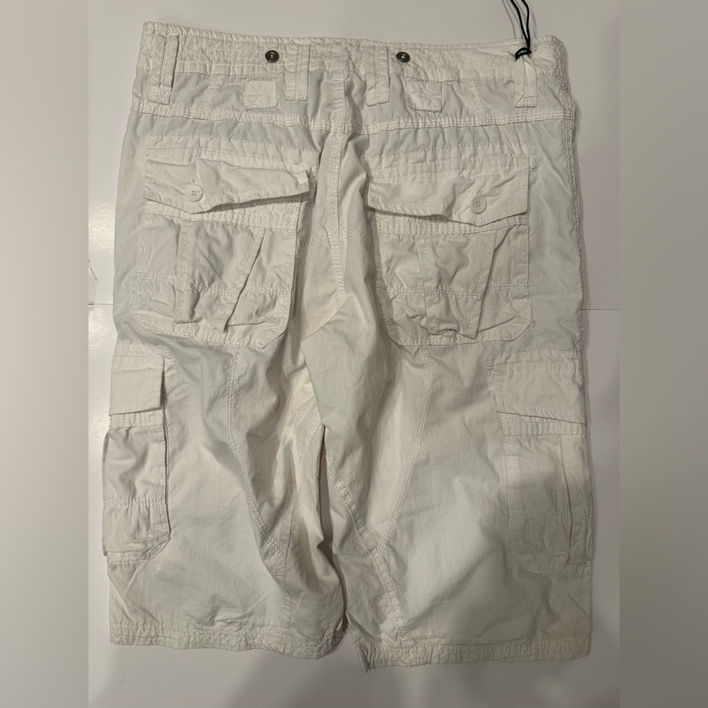 Projek Raw New White Knee-Length Cargo Shorts with Flat Waistband - Picture 3 of 5